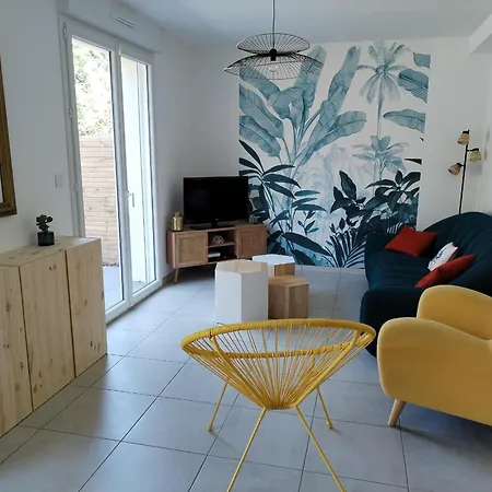 Hébergement de vacances Charmante Maison Neuve Au Coeur De *